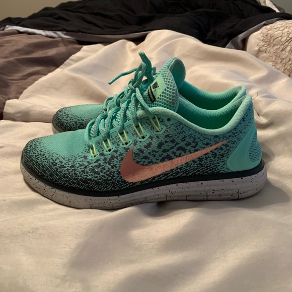 Nike Shoes - Women’s NIKE free run shoes